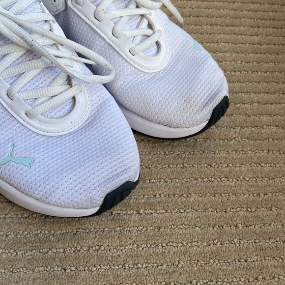 PUMA Sneakers, White, size 8 - Picture 4 of 16